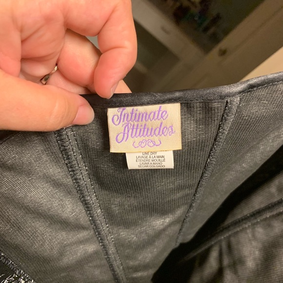 Cute Crossbones Boning Corset Size 48 - Picture 4 of 4